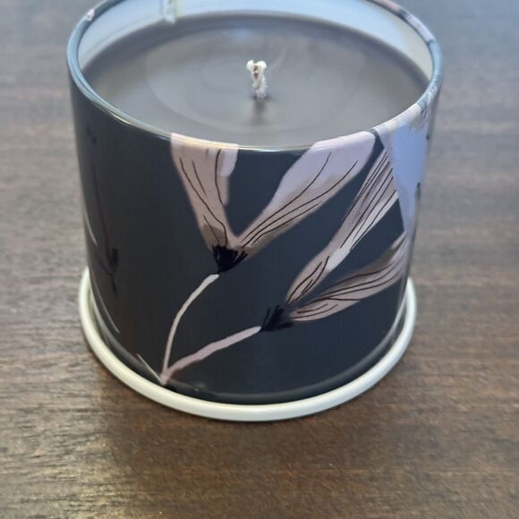 NEW ILLUME Woodfire Plant Based Candle 11.8 oz 335 g Metal Tin Bronze Butterfly - Picture 9 of 12